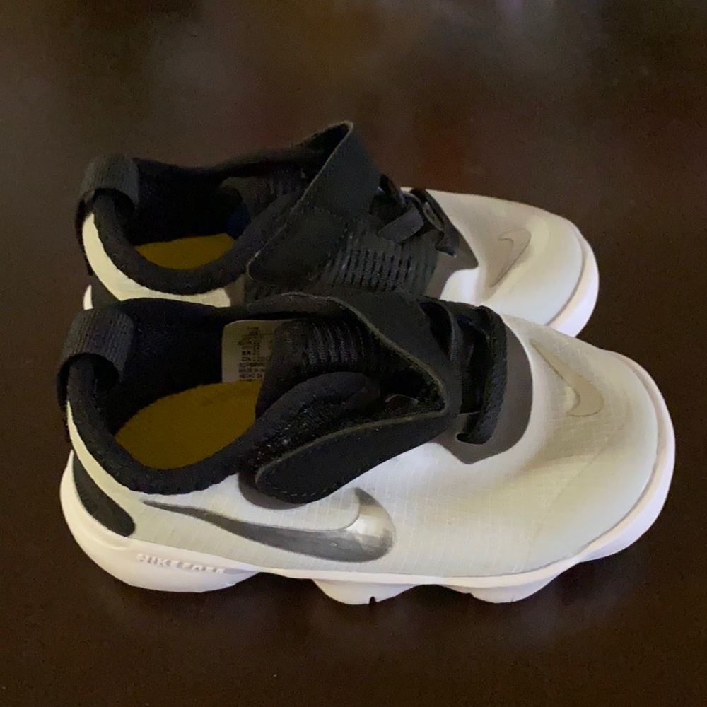 Brand new Nike Run sneakers